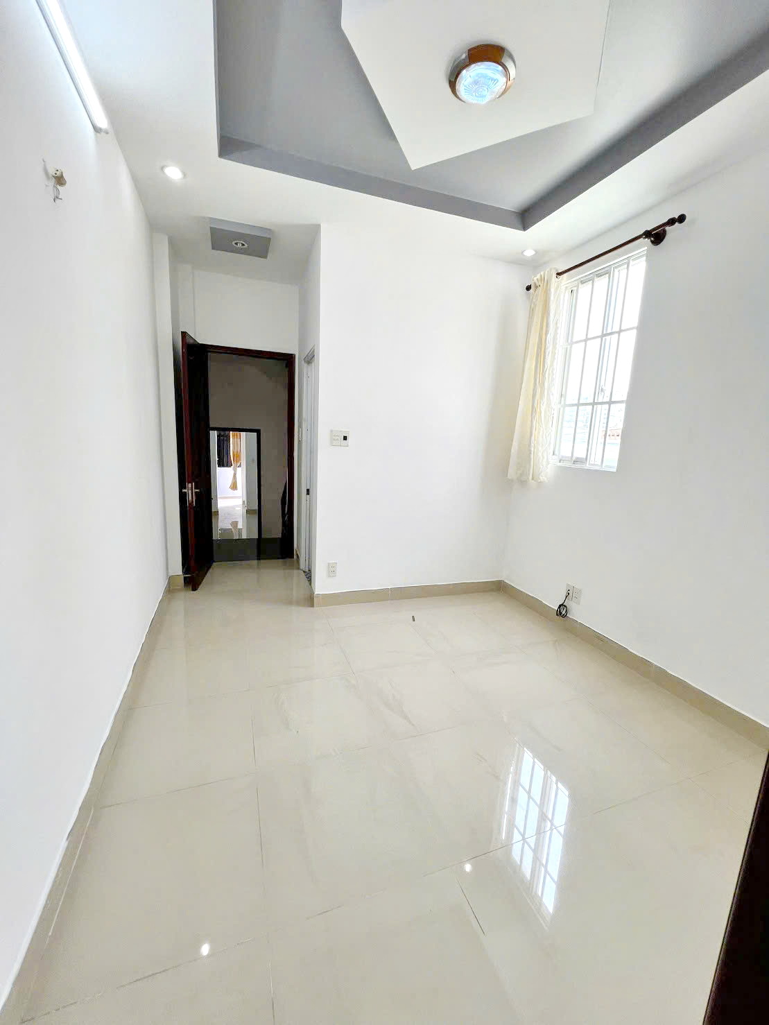 Bán nhà mới 3 lầu 74m2 gần MT đường Phạm Thế Hiển P.4 Quận 8